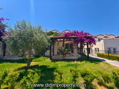 3+1 Venus Villa for Sale Near the Sea in Apollonium Complex